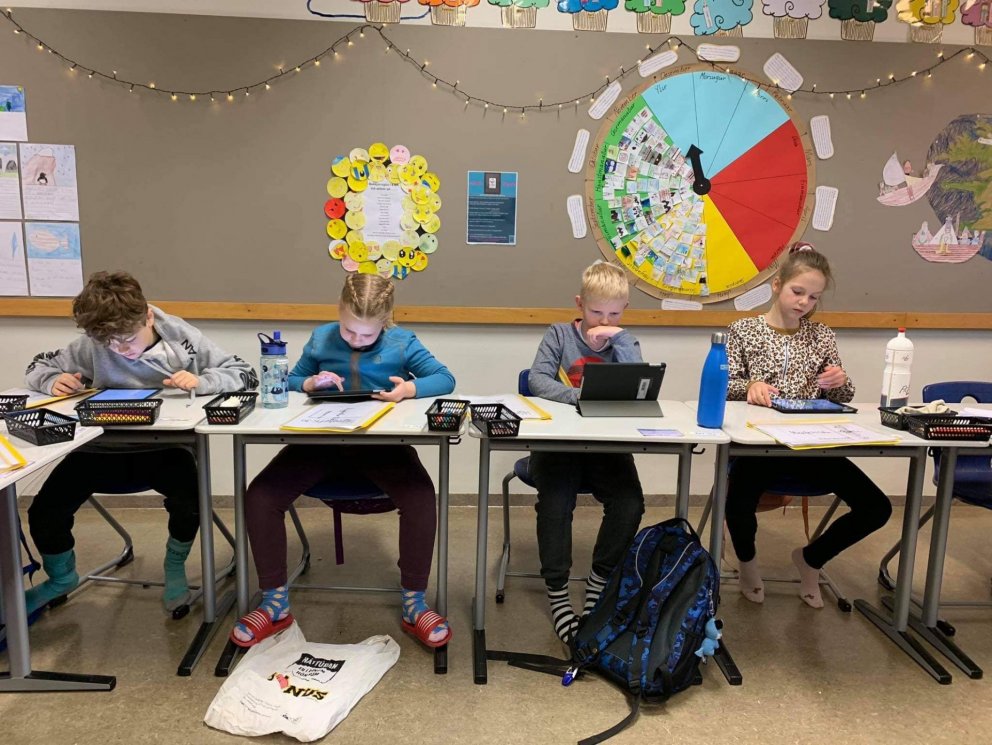 Starfsdagur á þriðjudag og skólahald með nokkuð eðlilegum hætti á miðvikudag.