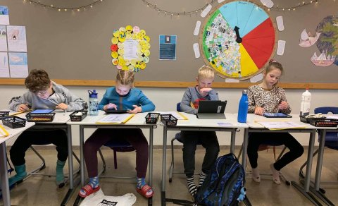 Starfsdagur á þriðjudag og skólahald með nokkuð eðlilegum hætti á miðvikudag.